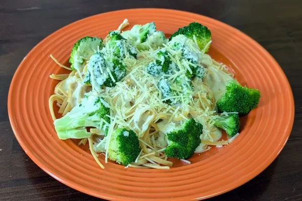 Brokolicové alfredo