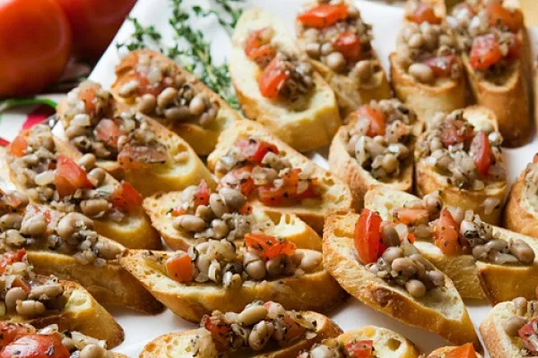 Bruschetta s bílými fazolemi