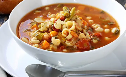 Polévka minestrone