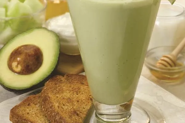 Snídaňové smoothie s avokádem a melounem