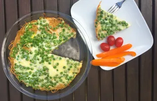 Těstovinová frittata s hráškem