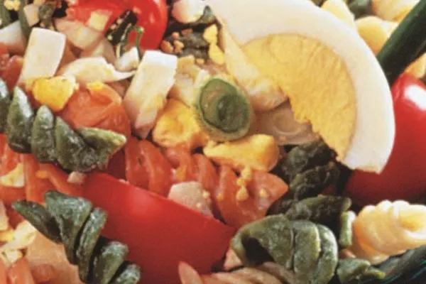 Těstovinový salát s bylinkovou vinaigrette
